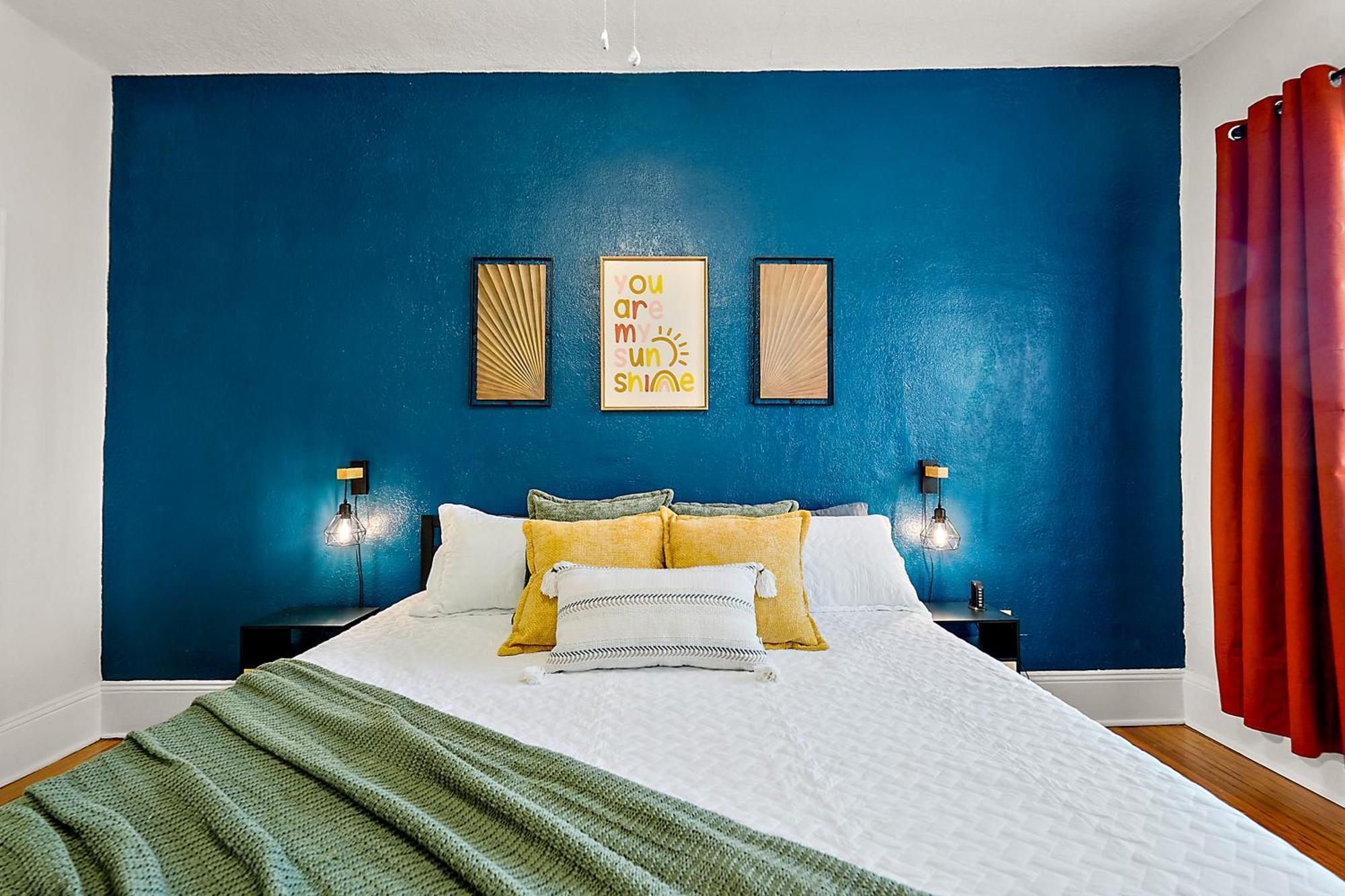 Downtown Den-King Bed~Heart Of Eustis~Queen Sleeper~Upstairs~Bright & Happy Luaran gambar