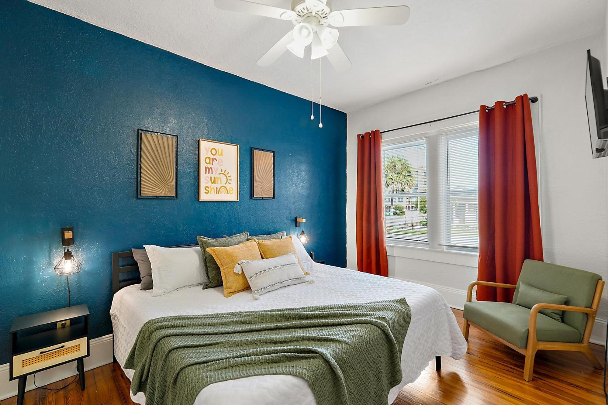 Downtown Den-King Bed~Heart Of Eustis~Queen Sleeper~Upstairs~Bright & Happy Luaran gambar